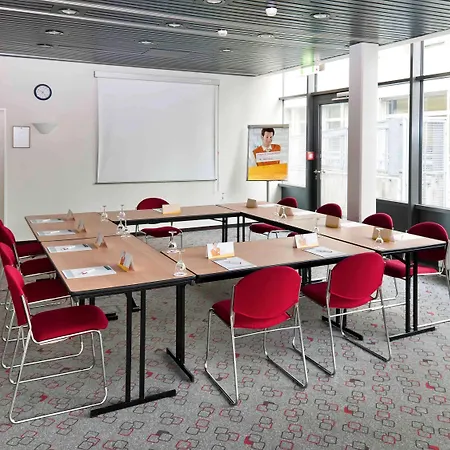 Hotel Ibis Hauptbahnhof 2*