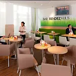 Ibis Hauptbahnhof Hotel 2*
