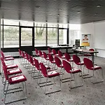 Hotel Ibis Hauptbahnhof 2*