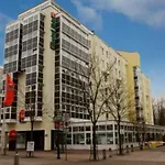 Ibis Hauptbahnhof Hotel 2*
