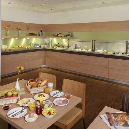 Hotel Ibis Hauptbahnhof 2*