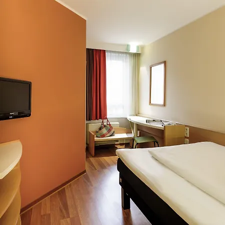 Ibis Hauptbahnhof Szálloda Augsburg