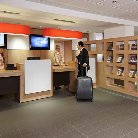 Ibis Hauptbahnhof Готель