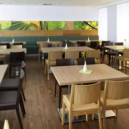 Ibis Hauptbahnhof 2*