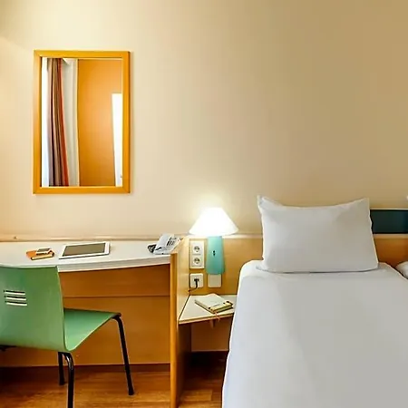 Ibis Hauptbahnhof 2* Augusta