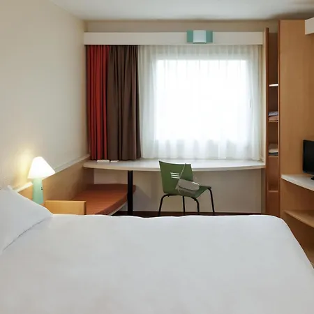 Готель Ibis Hauptbahnhof