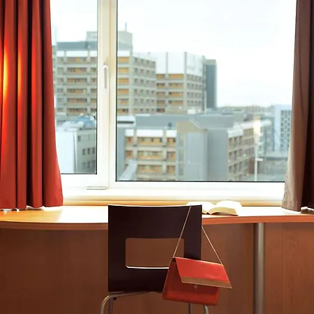 Готель Ibis Hauptbahnhof 2*