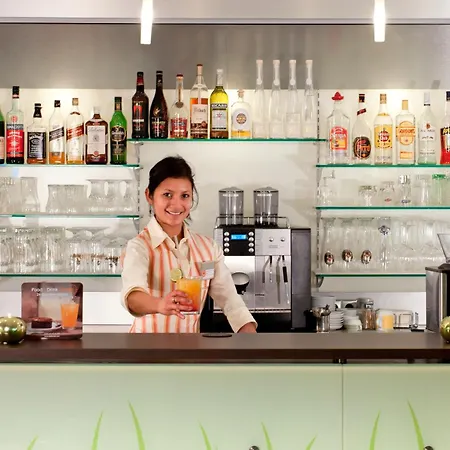 Готель Ibis Hauptbahnhof