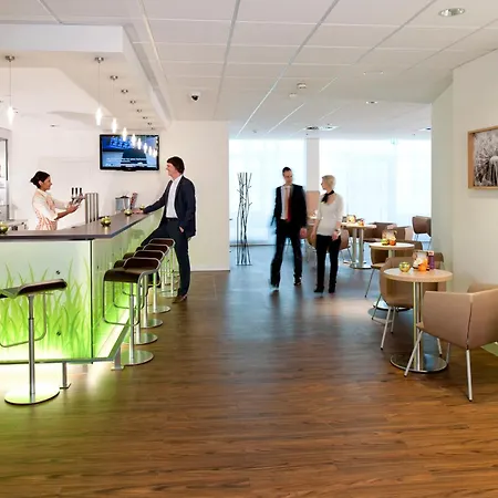 Готель Ibis Hauptbahnhof Аугсбург