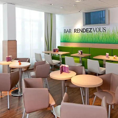 Ibis Hauptbahnhof Hotel 2*