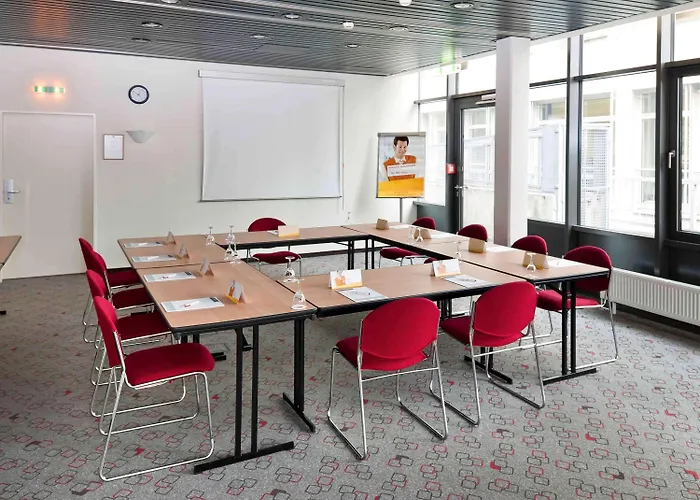 Hotel Ibis Hauptbahnhof 2*