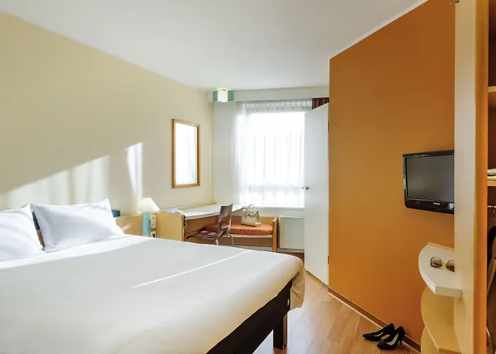 Hotel Ibis Hauptbahnhof 2*