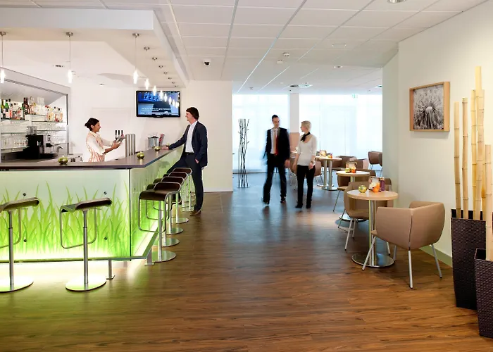 Ibis Hauptbahnhof Hotel 2*