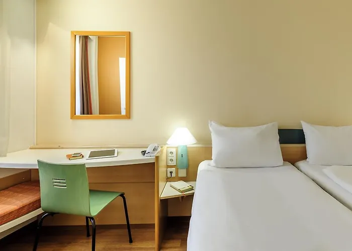 Hotel Ibis Hauptbahnhof 2*